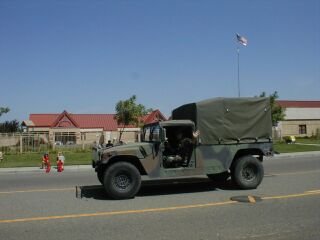 P7041004t.jpg (11355 bytes)